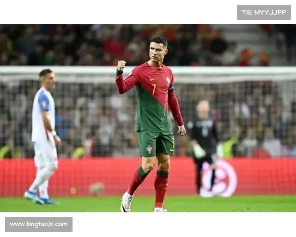 如何在欧洲杯比赛中有效限制C罗发挥并击败葡萄牙队