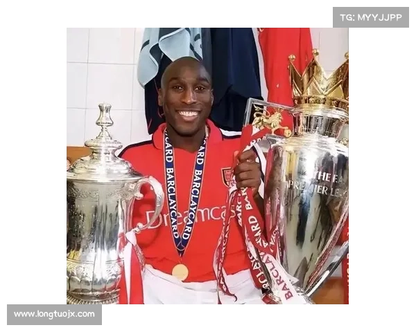 坎贝尔在球场上的位置解析与技术技巧全面剖析